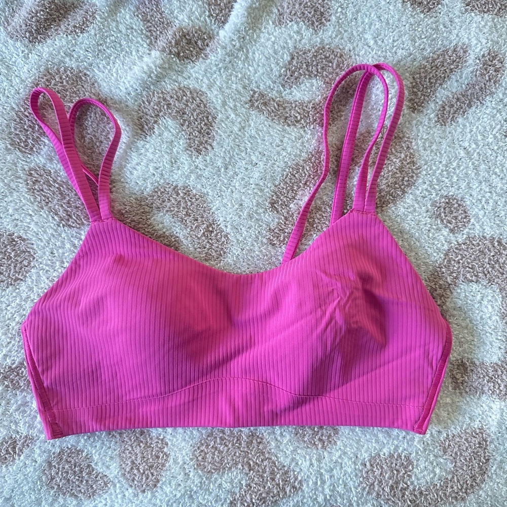 Lululemon like a cloud bra